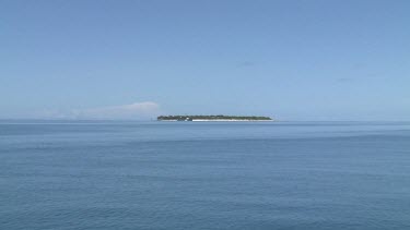On boat heading towards Heron Island