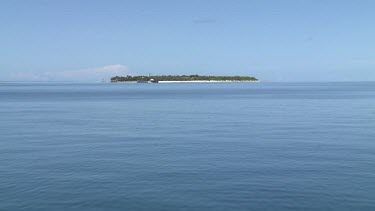 On boat heading towards Heron Island