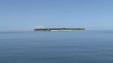 On boat heading towards Heron Island