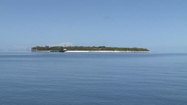 On boat heading towards Heron Island