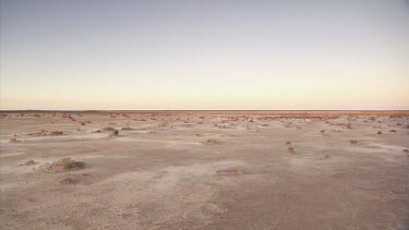 Flat horizon in a sandy desert