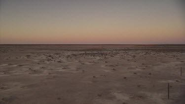 Flat horizon in a sandy desert