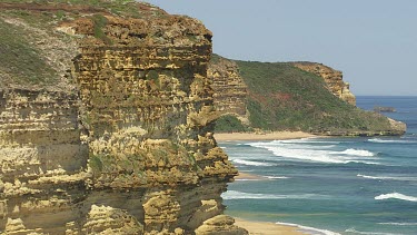 Waves along the coast at the Great Australian Bight
