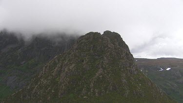 Cloudy peaks of Cradle Mountain