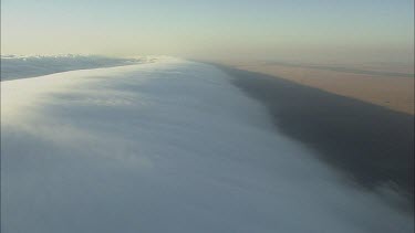 Aerial cloud. Morning Glory. A rare meteorological cloud phenomenon, Northern Australia's Gulf of Carpentaria. A roll cloud that can be up to 1000 kilometres long, 1 to 2 kilometres high. Wave cloud.