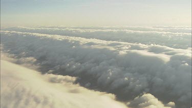 Aerial cloud. Morning Glory. A rare meteorological cloud phenomenon, Northern Australia's Gulf of Carpentaria. A roll cloud that can be up to 1000 kilometres long, 1 to 2 kilometres high. Wave cloud.