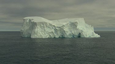 Icebergs-Antarctica