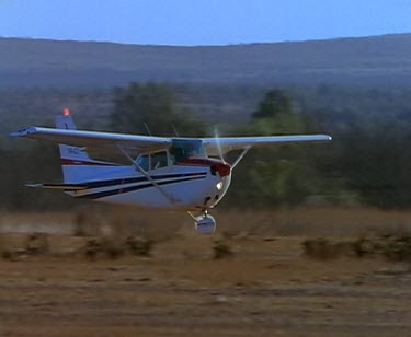 Light propeller plane landing