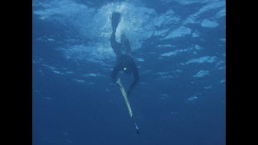 diver with speargun