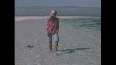 Valerie Taylor with giant clam