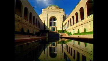 Australian War Memorial, reflective pool