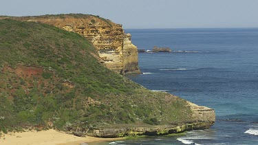 Waves along the coast at the Great Australian Bight