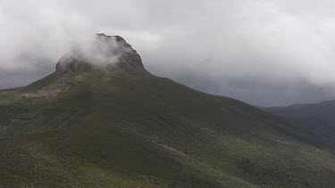 Cloudy peaks of Cradle Mountain