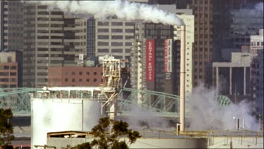 Smoke billoWS before the Melbourne CBD
