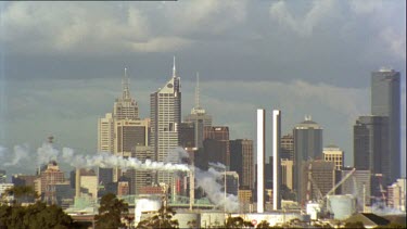 Smoke billoWS before the Melbourne CBD