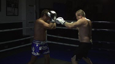 2 dangerous Boxing inside the ring_MWS_Slo mo
