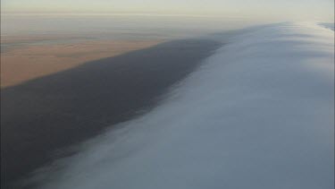 Aerial cloud. Morning Glory. A rare meteorological cloud phenomenon, Northern Australia's Gulf of Carpentaria. A roll cloud that can be up to 1000 kilometres long, 1 to 2 kilometres high. Wave cloud.