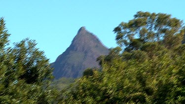 Mt Beerwah to Mt Coonowrin from Fullerton Rd pan