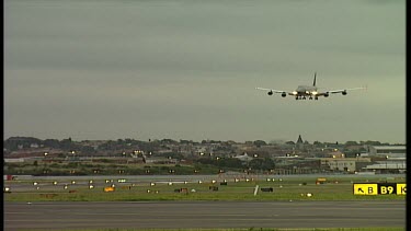 Aeroplanes landing, Flying, moving