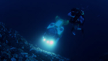 Richard Pyle at 250 feet using trimix rebreather with DeepSee Submersible