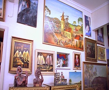 oil paintings gallery museum Artist Pro Hart. Pro Harts collection. Broken Hill.