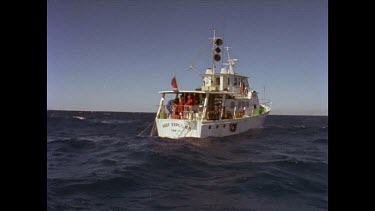 Reef Explorer sailing on the ocean