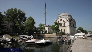 Dolmabahce Mosque & Boats, Taksim, Istanbul, Turkey