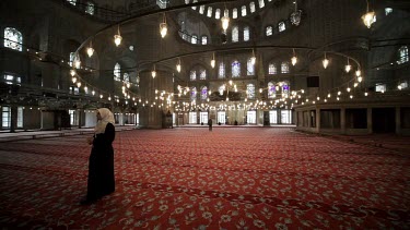 Inside Blue Mosque, Sultan Ahmet Cami, Sultanahmet, Istanbul, Turkey