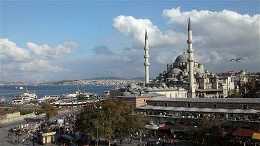 New Mosque (Yeni Cami) & Bosphorus, Eminonu, Istanbul, Turkey